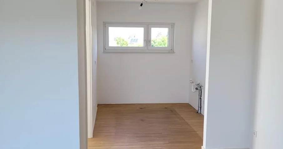 Vorher: Leerer Küchenraum in Dußlingen vor dem virtuellen Home Staging.